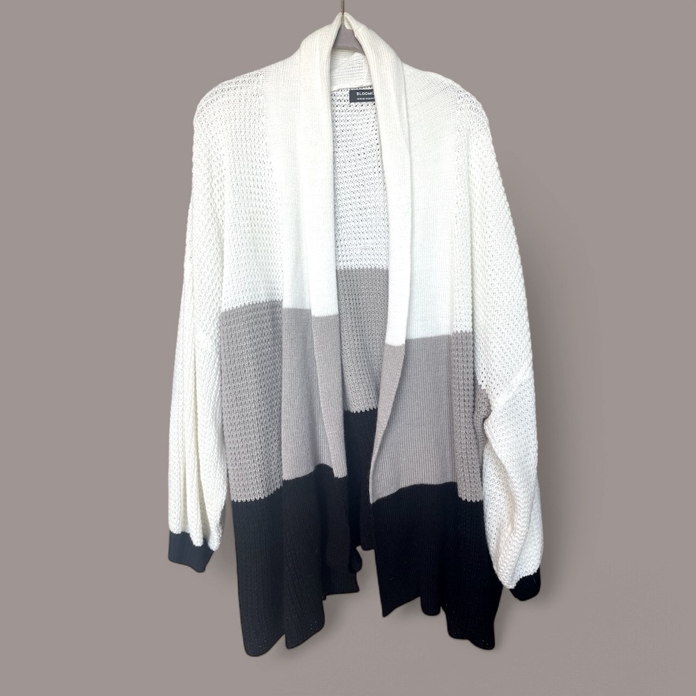 Bloomchic Cream Gray Black Colorblock Cardigan Sweater Size 18 20